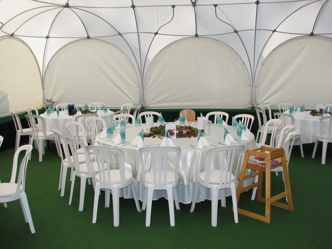 Chafing Dishes und Kaffeemaschine