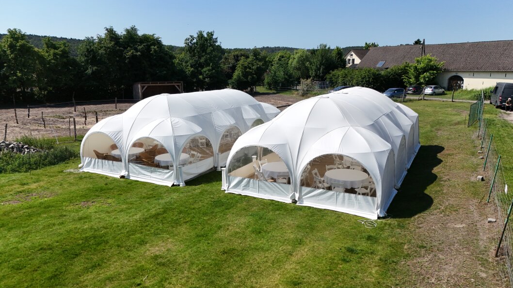 Pagodenzelte und Festzelte im Einsatz