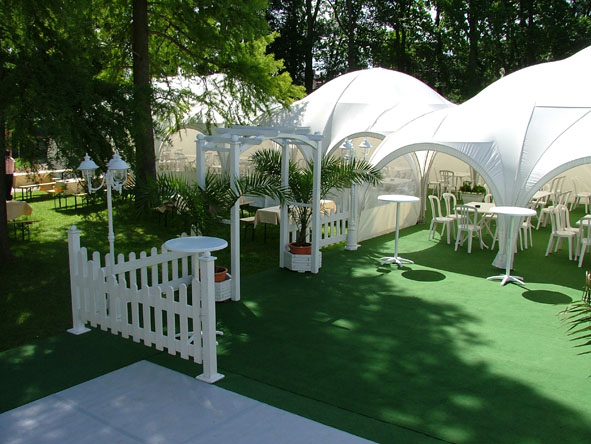 Pagodenzelt 5x5 m aufgebaut mit Seitenwänden