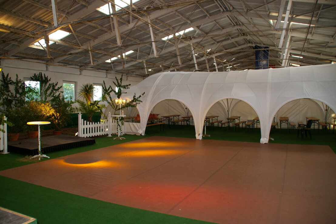 Stadtfest mit Bühne und Technik