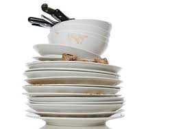 Gläser in Spülkörben bereit zur Reinigung